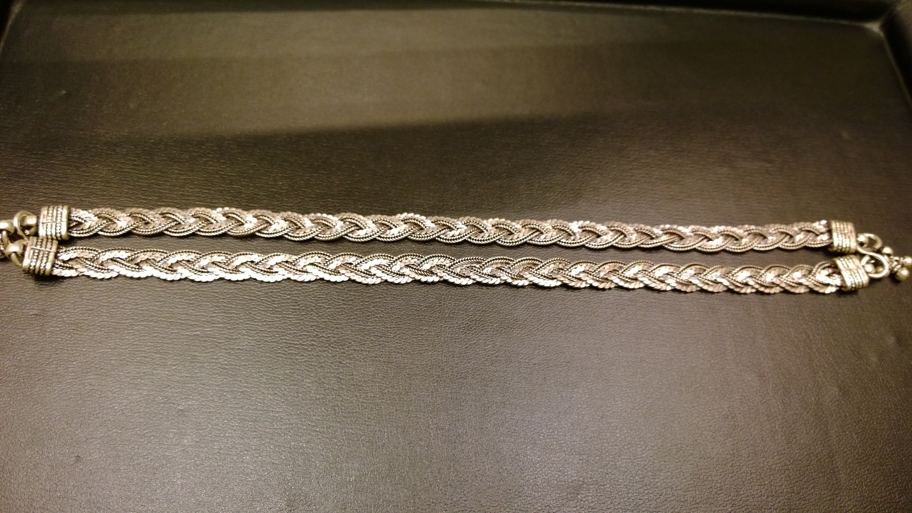 chains for legs