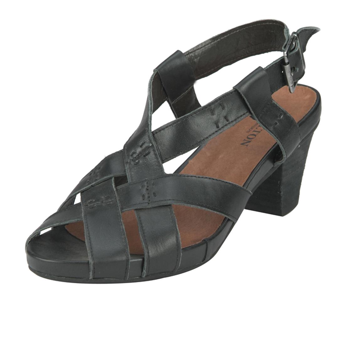 carlton london chappal