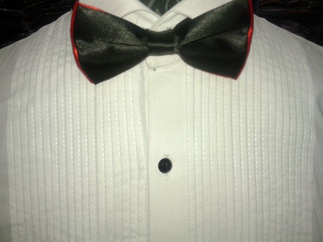 How to Tie a Regular Tie Into a Bow Tie Dsquared² Plaid Blazer, $; Thomas Pink Button-Up Shirt, $75; Lanvin Bow Tie, $ What about the rest of your look? MM: It depends on what you’re wearing. If your outfit involves velvet or has piping, you’re ok to wear a bow tie. Also, if you’re wearing a double breasted or a .