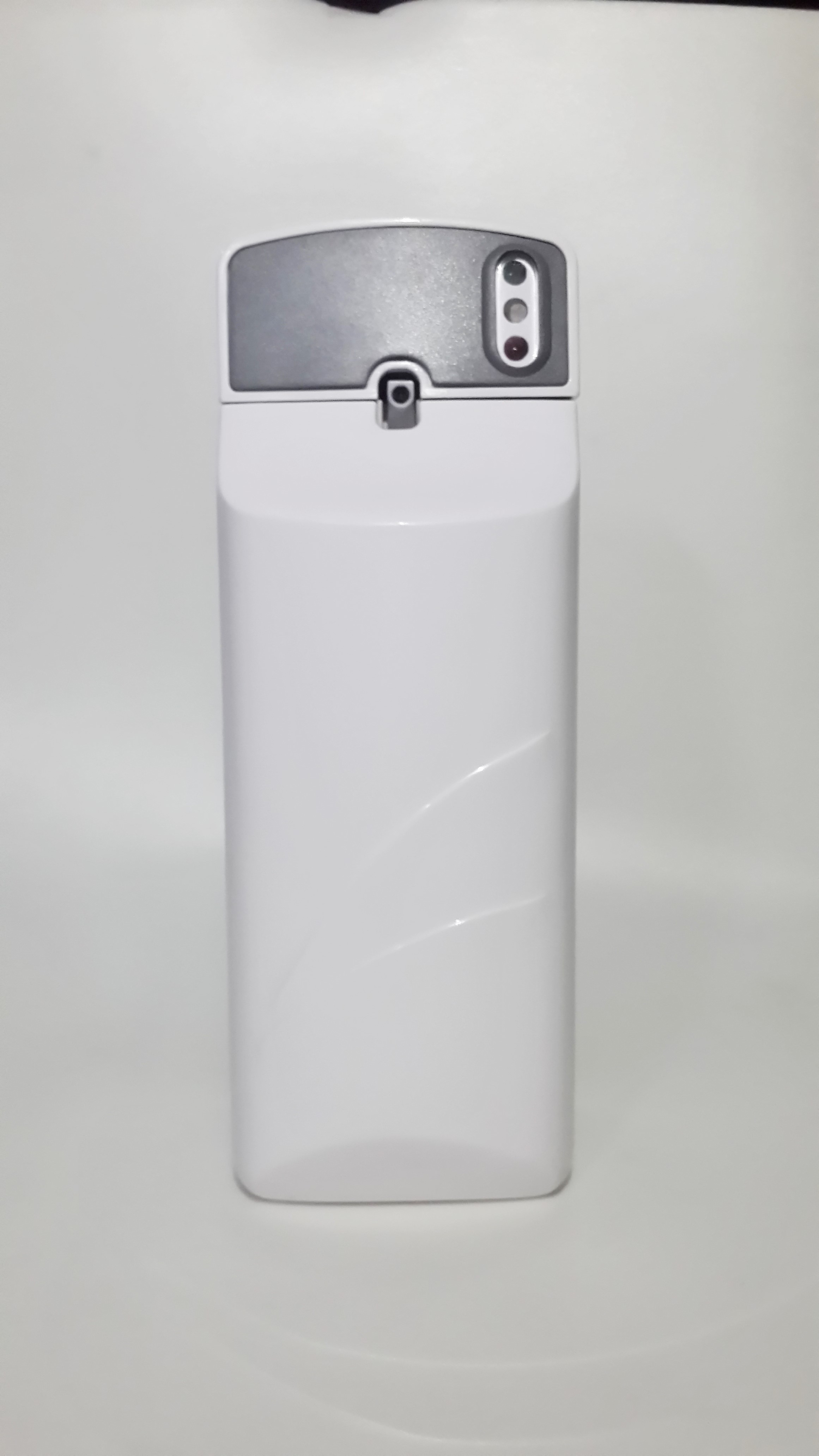 Mahek automatic room/air freshener machines with refill & cell