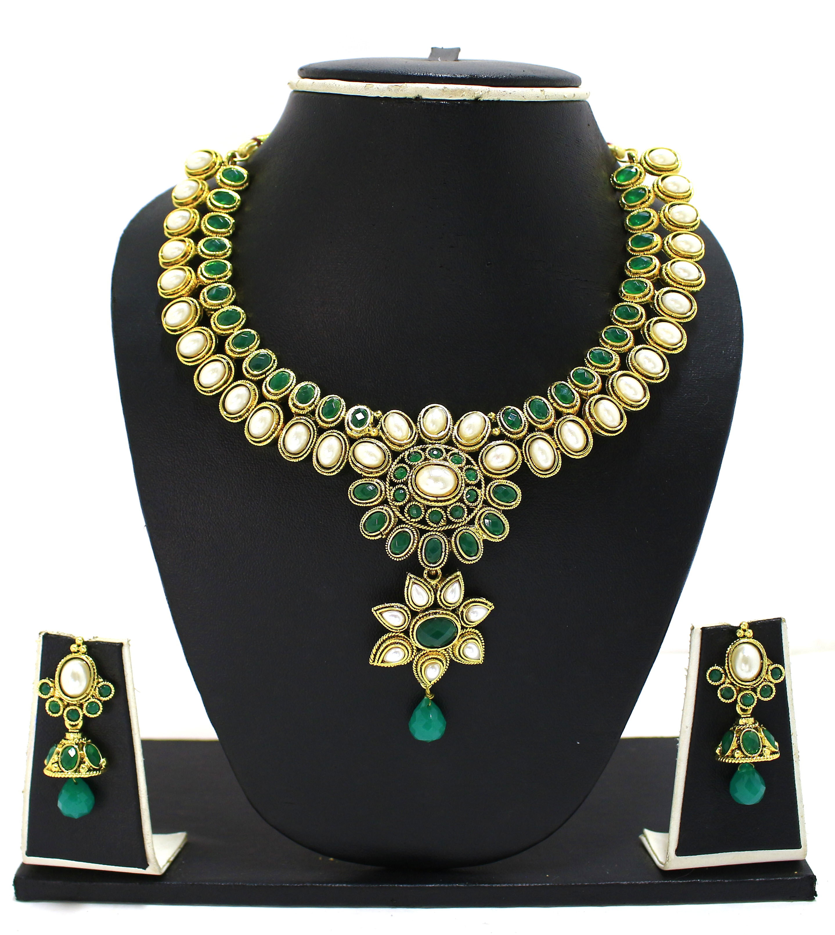 Buy Emerald And Pearl Necklace Set By Zaveri Pearls Zpfk3342 Online