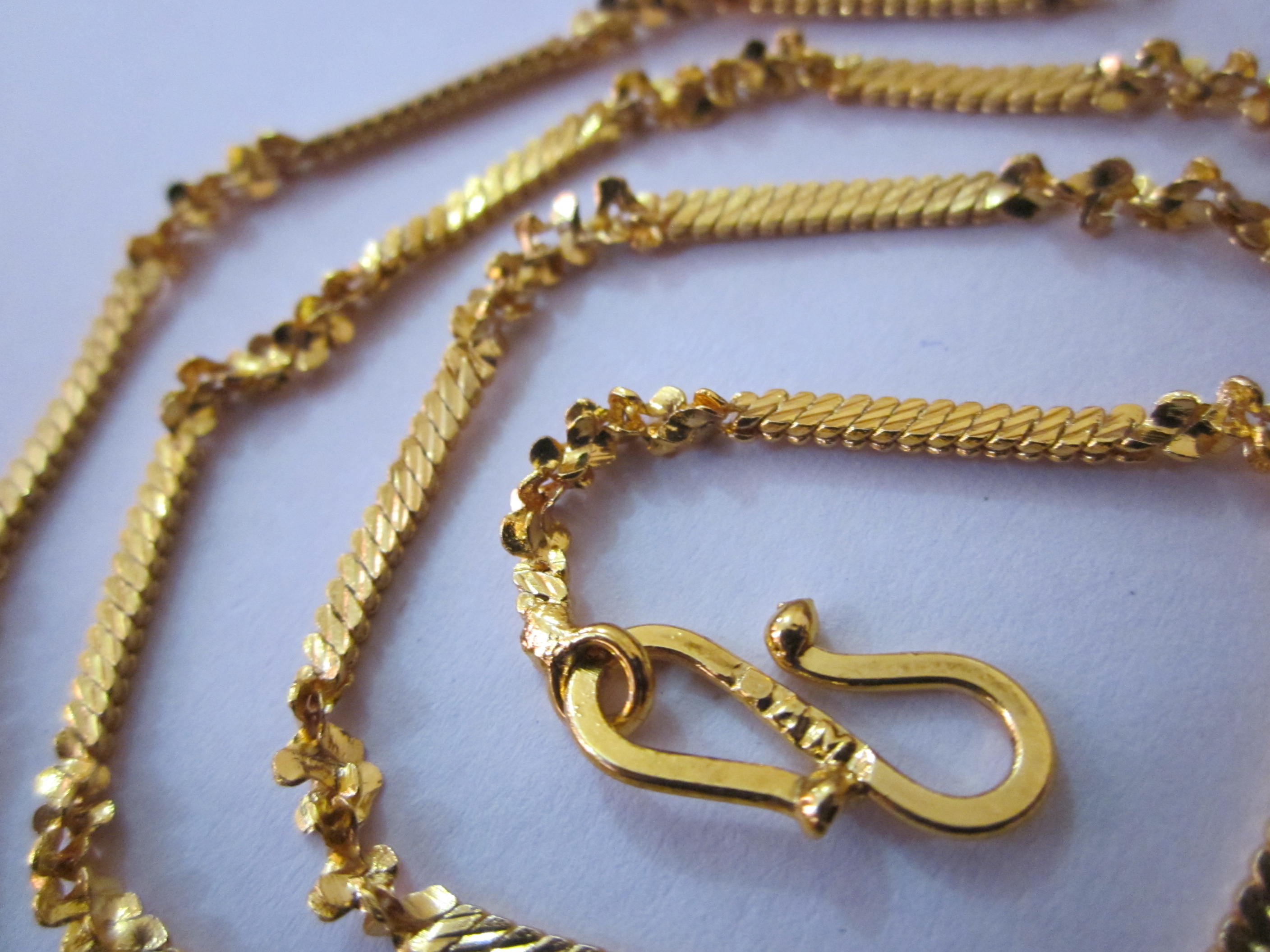 One Gram Gold Gorgeous Designer Clipping Chain--23.5
