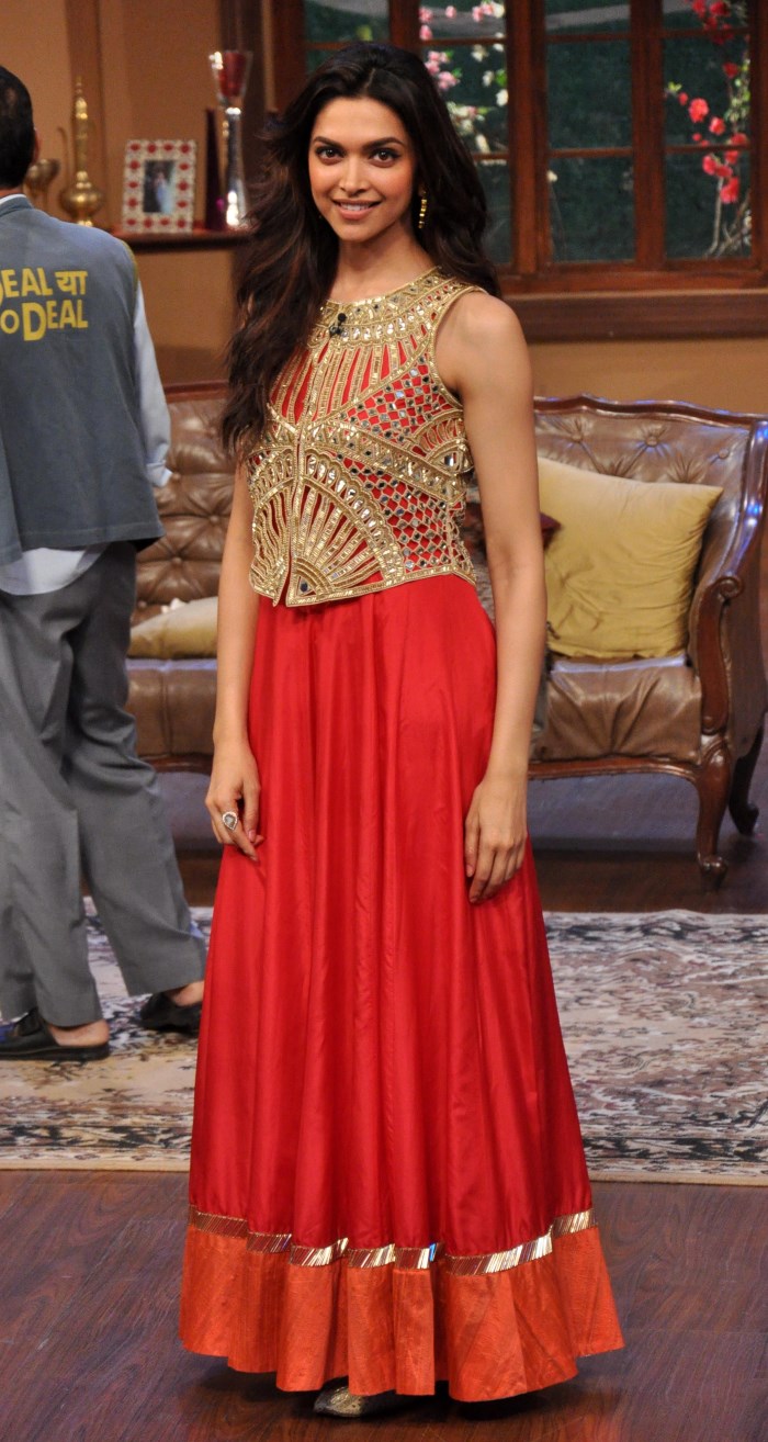 deepika padukone in red lehenga