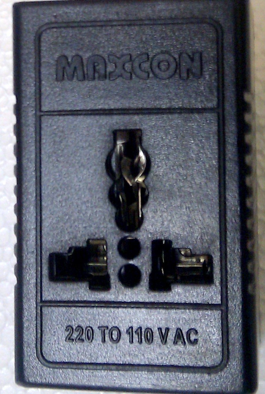 Voltage Converter 220V to 110V 1600W (Transformer Based) Maxcon Brand