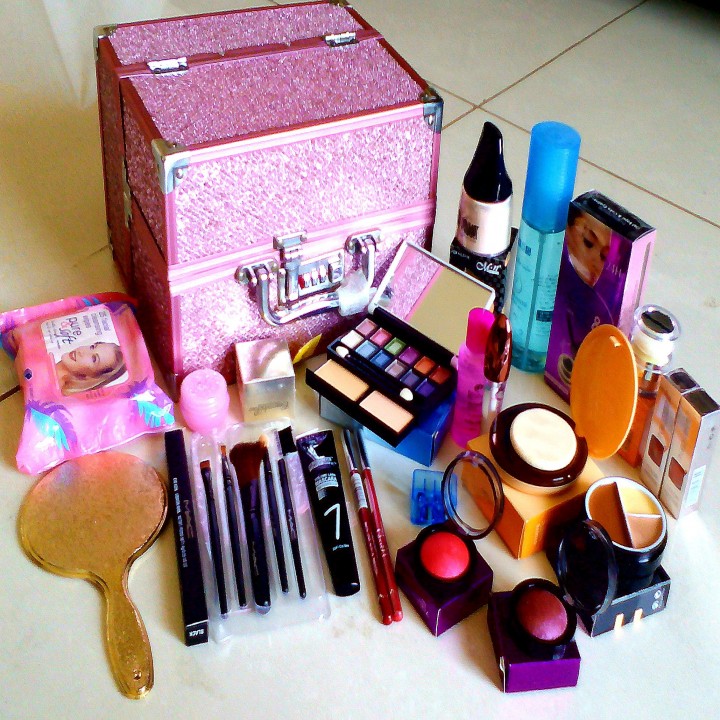 Buy Exclusive Professional Mega Wedding Beauty Makeup Kit /Combo Large ...