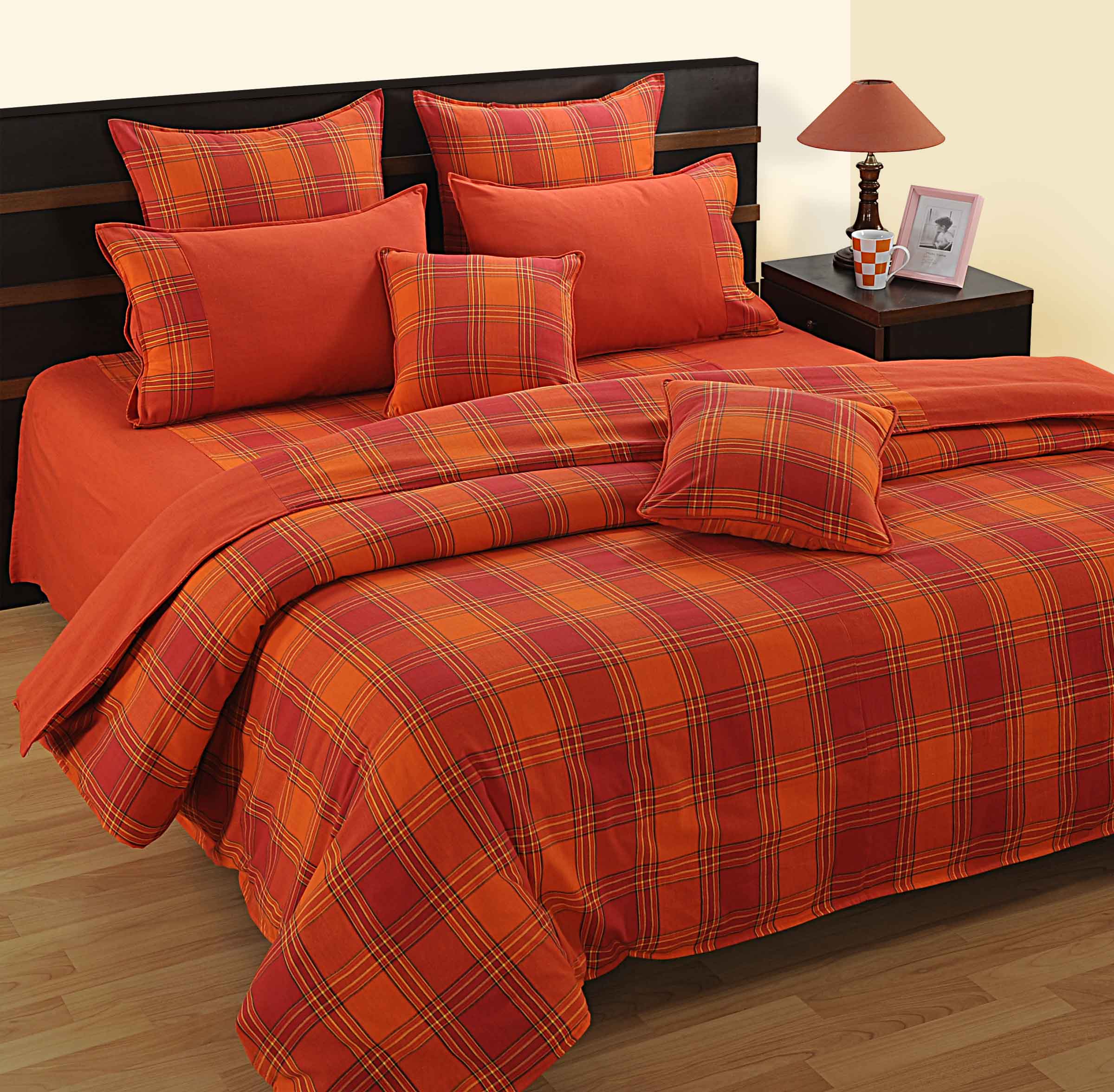 Elements Checkered Maroon And Mustard Comforter N Bedsheet Set