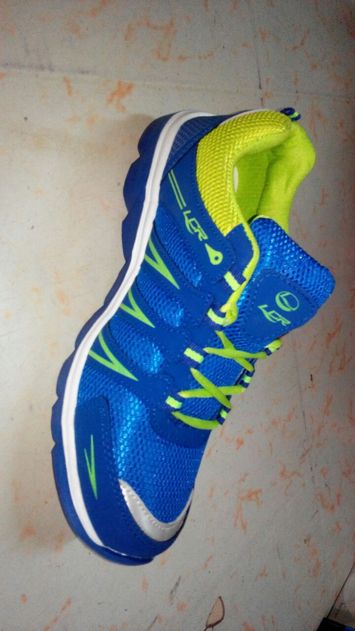 lcr walking shoes