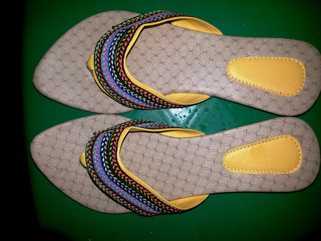 Trendy Flat Slippers For Ladies