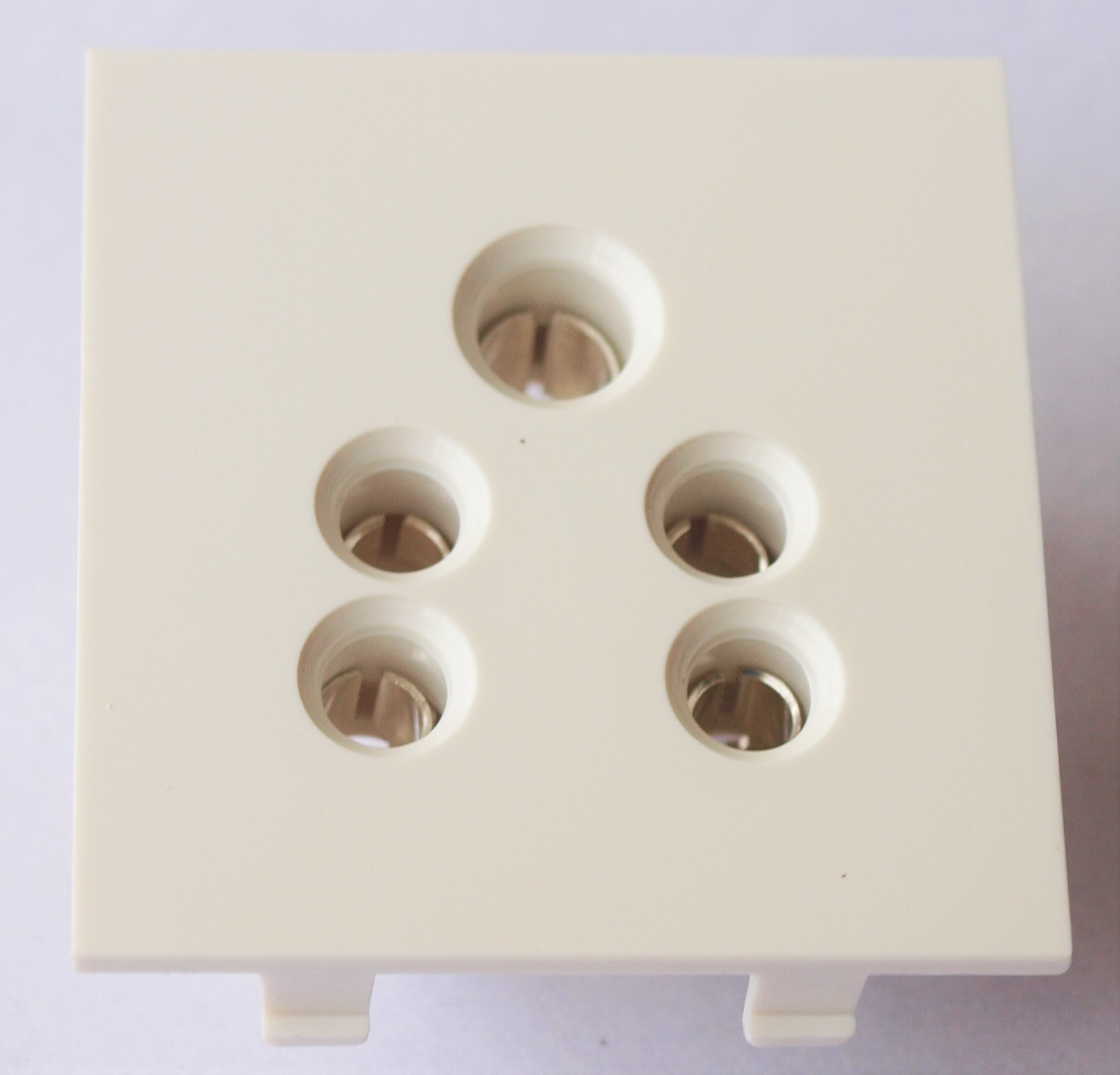 Buy Roman 6A 5Pin Socket (10 pcs.) Online ₹420 from ShopClues