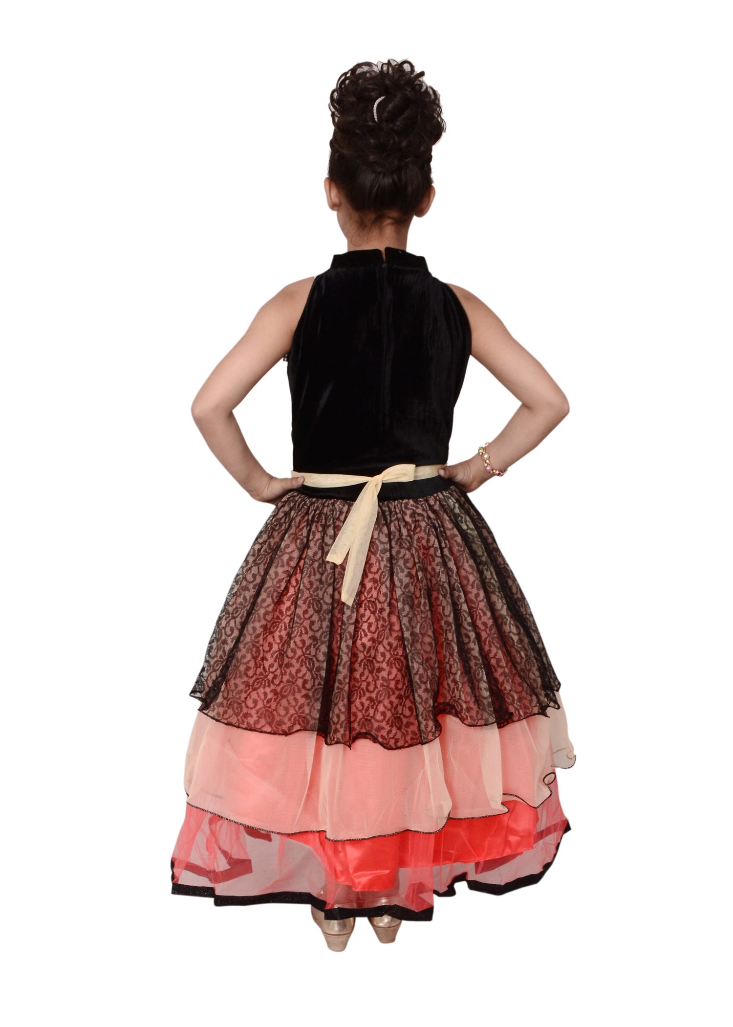 sleeveless party wear gown