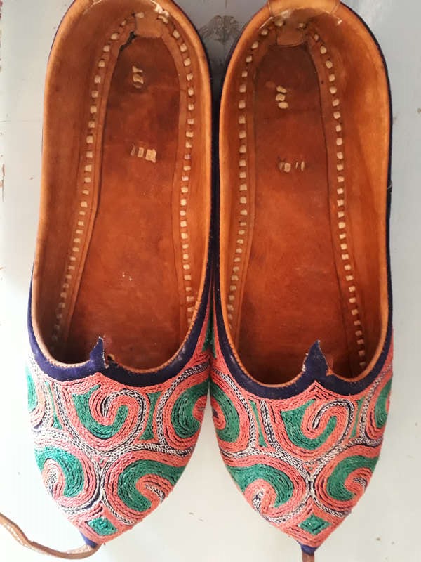 Buy Wedding Sherwani Mojari's (Jutti) Bhinmal Juti Mojdi Shoes for Men