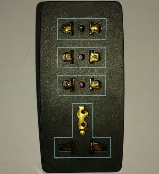 Conversion Multi Plug Sockets 3 Pin with 3 International Sockets