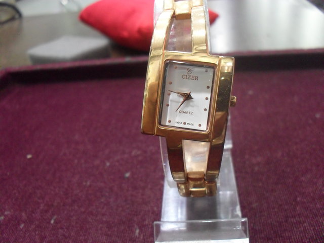 Shanghai Haida brand single calendar yellow face Bracelet women's  mechanical watch. Diameter 23 mm - AliExpress