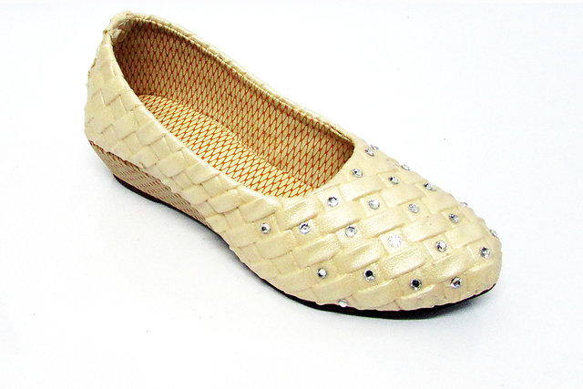 Female Belly Shoes,Ladies Flat Sandals Manufacturer in Kolkata, India