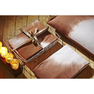 House This 1 Double Bedsheet With 2 Pillow Covers (Design 3)