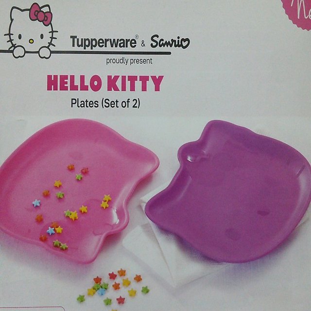 Tupperware Hello Kitty Plates Set of 2 Pink and Purple