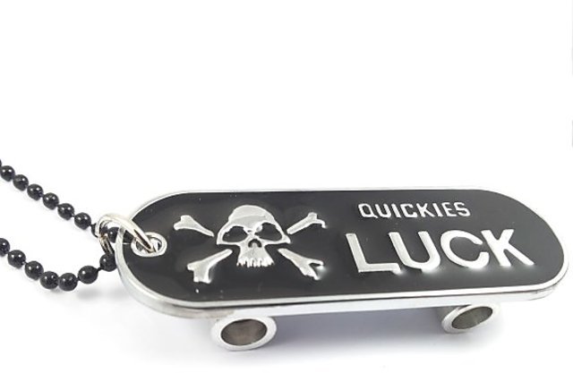 Shopping　Store　Necklace　Men　For　Luck　in　Shopclues-　India-　Online　Quickies　SkateBoard　Black　Prices