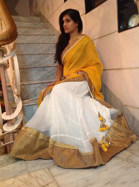 Shop Elegant Cream Crepe Lehenga with Net Dupatta for a Timeless Look –  Gunj Fashion