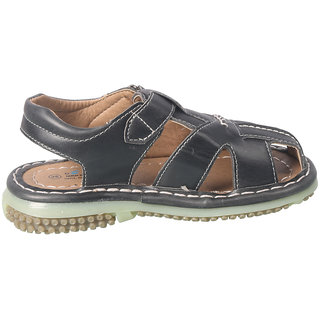 action dotcom black shoes