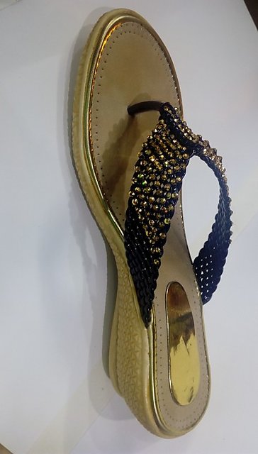 Ladies chappal party discount wear