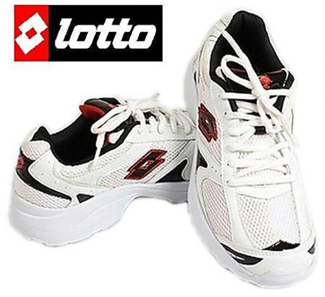 lotto white sports shoes