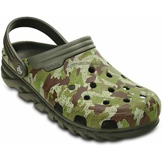 crocs duet max camo clog