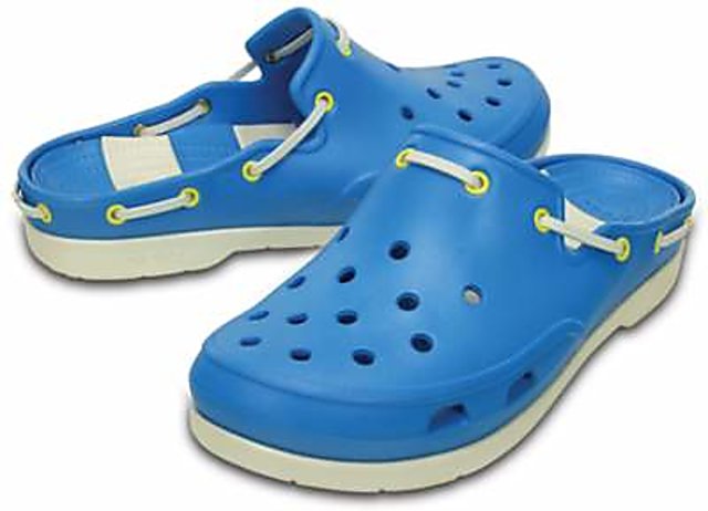 crocs beach line clog