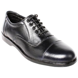 black pattern leather shoes
