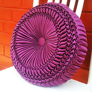 Round shop smocking cushion