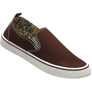 Walkaroo Brown Color Loafers For Men