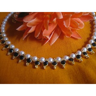 Black beads pearl necklace