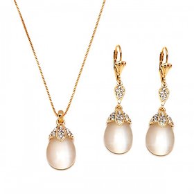 RM Jewellers 92.5 Sterling Silver American Diamond Lovely Pearl Pendant Set For Women ( RMJPS8885 )
