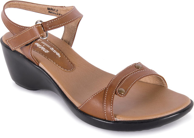 Action Florina Sandals (Natural, Black) in Ludhiana at best price by Nagpal  Shoes - Justdial