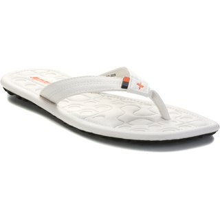sparx chappal white