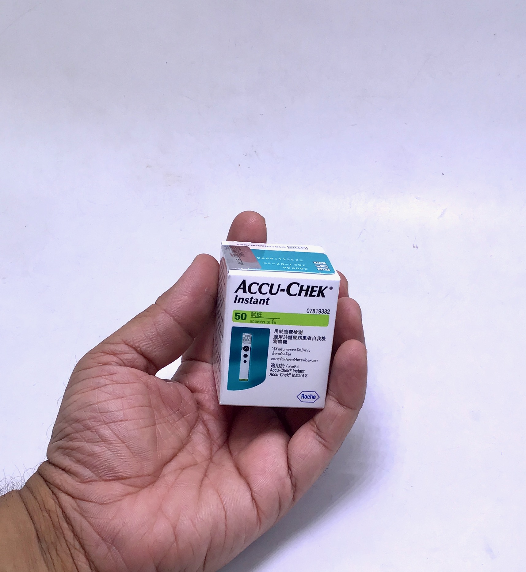 Buy AccuChek Instant Test Strips, 50 Count (Multicolor) Online ₹1199
