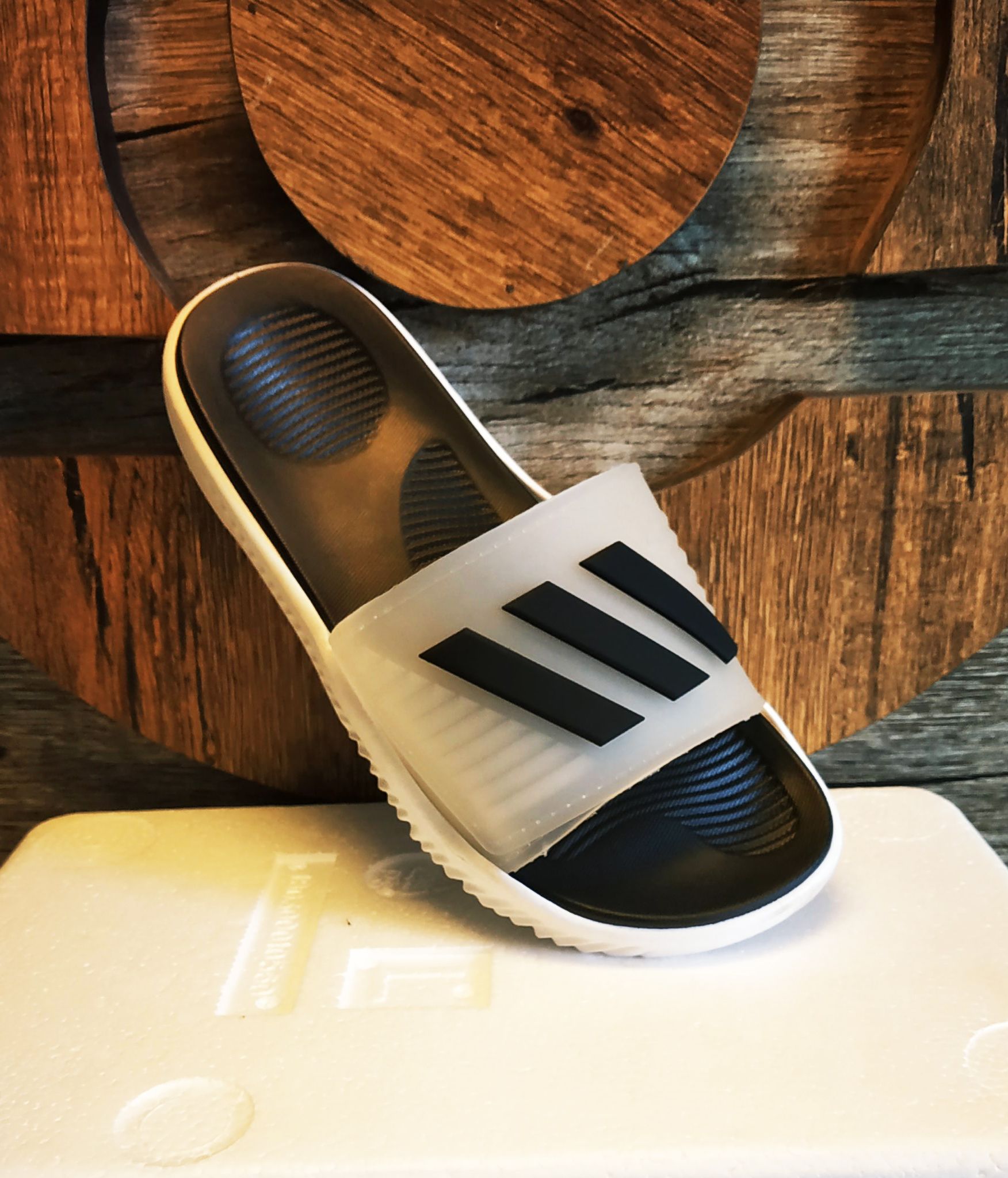 trendy rubber slides