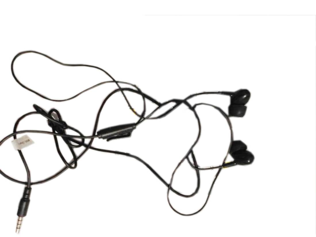 Headphone in Ear Wired Earphones with Mic  Black 