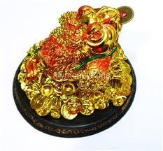 Three Leg Money frog ,Tri Leg Frog feng shui WITH BASE (BIG )( GOLDEN ...