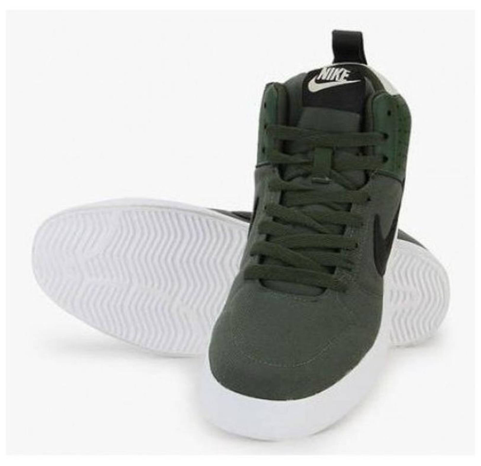 mens green nike sneakers