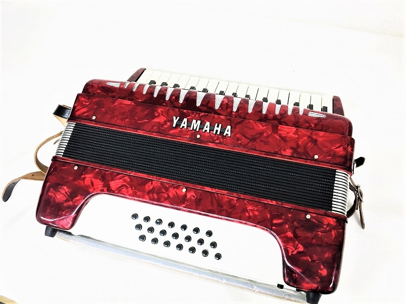 Buy Yamaha Accordion Professional 30 Keys 21 Bass Online ₹34100 from