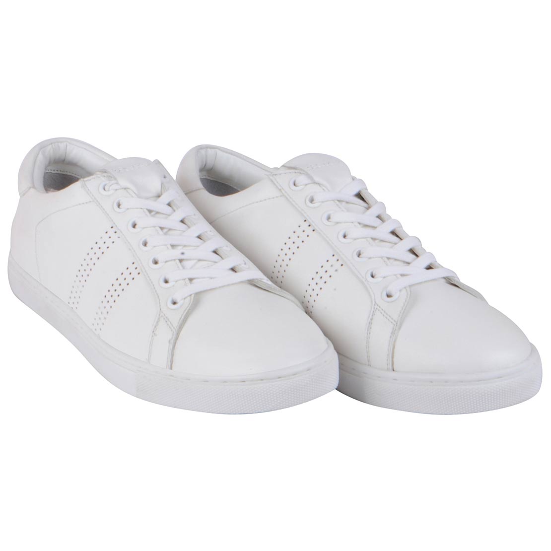 bata floral sneakers