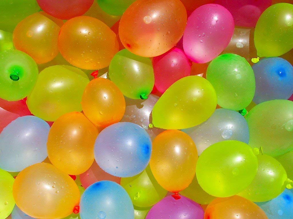 holi balloons