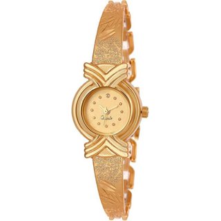                       HRV woman gold watch                                              