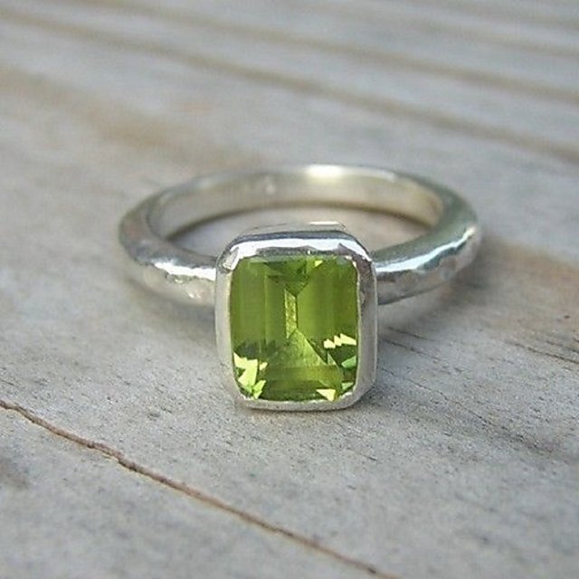 Vintage Persian Green Peridot Ring D230 | Silver Embrace Jewelry