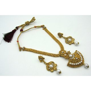                       Triangle Golden Pendant Pearl Necklace Set                                              