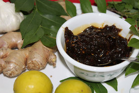 Karivepaku / Curry Leaves Pickle / Kari Patta - Andhra Style