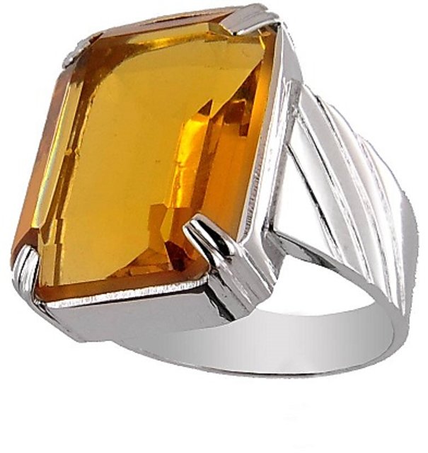 Majestic ring with yellow sapphire