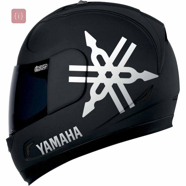 Yamaha store scooty helmet