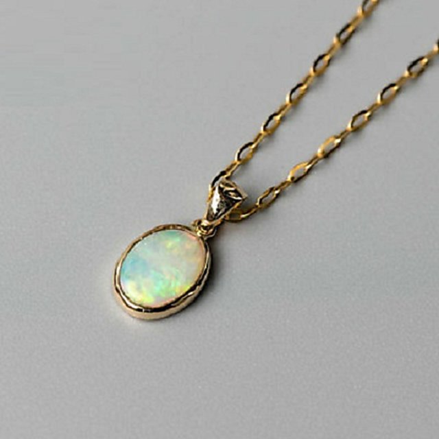 9ct Gold Small Opal Pendant – NinaBreddal
