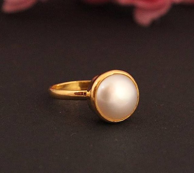 Pin by jewellery 86 on Pins by you | Pearl ring design, Gold ring designs,  Gold rings jewelry
